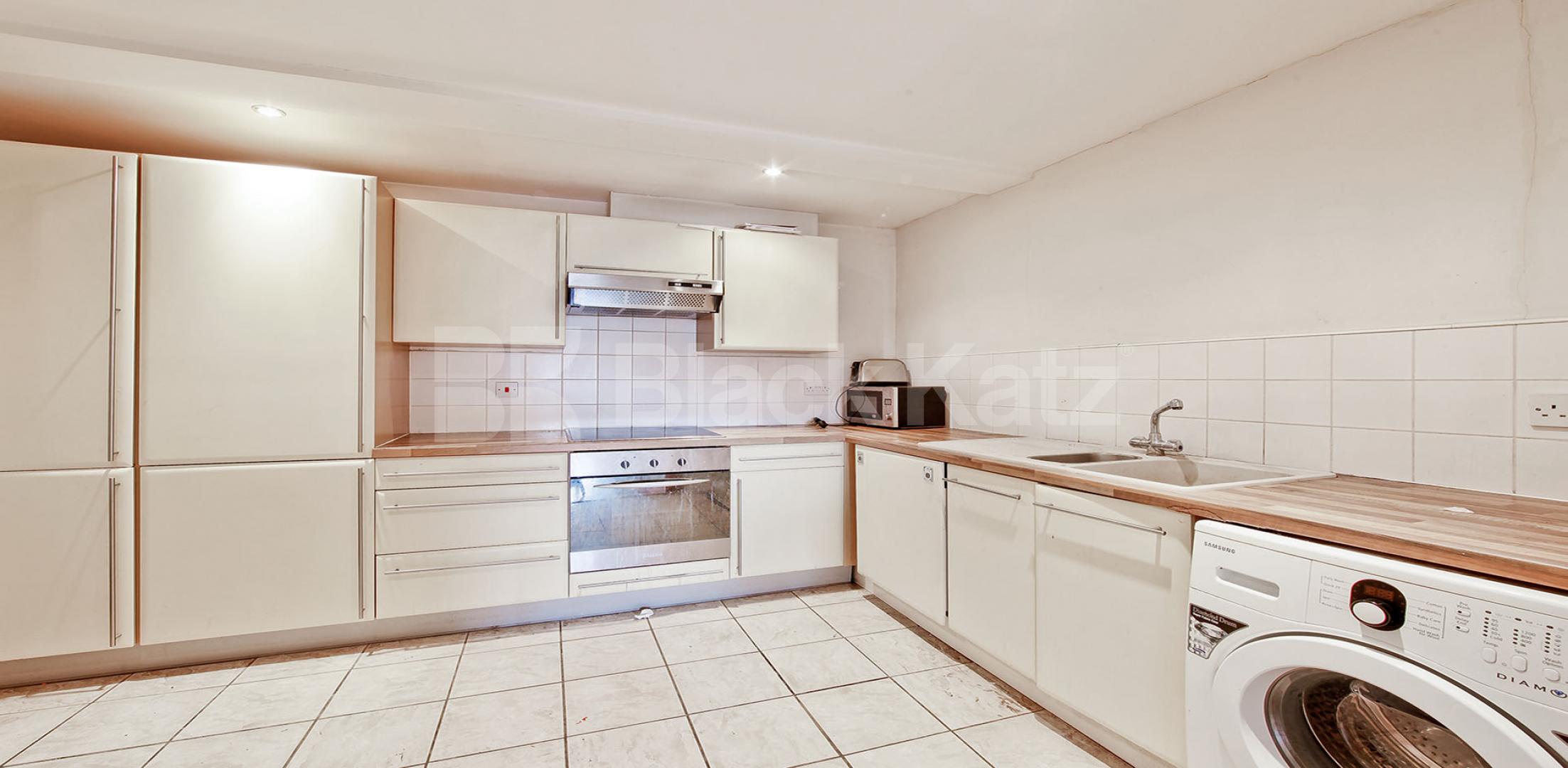 			NEW INSTRUCTION , 2 Bedroom, 1 bath, 1 reception Apartment			 Totterdown Street, Tooting Broadway